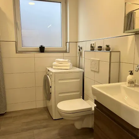 Schoene Mit Eigenem Stellplatz Detmold