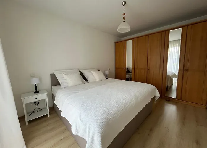 Schoene Mit Eigenem Stellplatz *