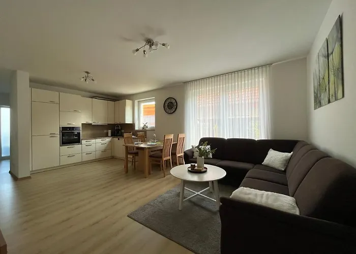 Schoene Mit Eigenem Stellplatz *